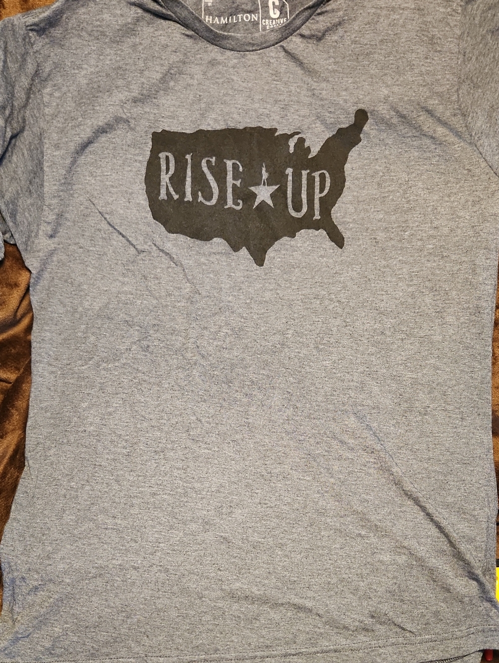 Hamilton Gray Adult Large Short-Sleeve 'Rise Up' Graphic Tee